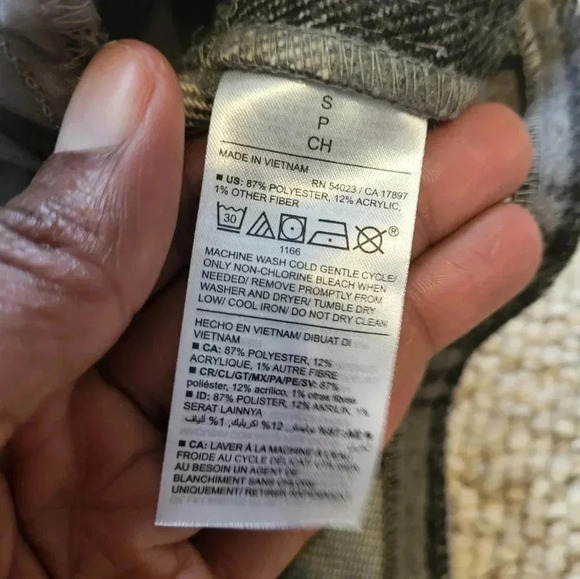 Old Navy Button Down Plaid Shacket Slightly Oversized Jacket(S) - Picture 11 of 11